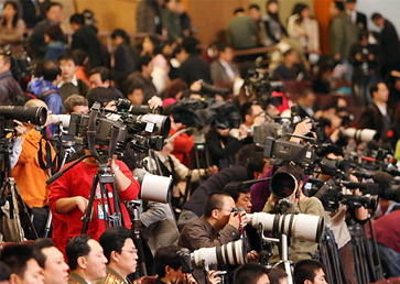 實(shí)時(shí)媒體關(guān)注，局勢(shì)報(bào)道